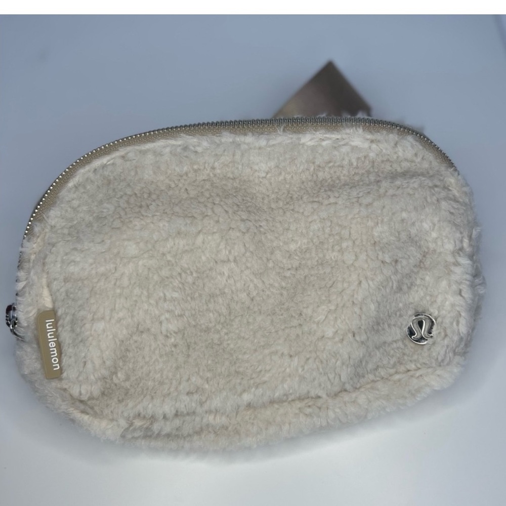 lululemon Sherpa Belt Bag